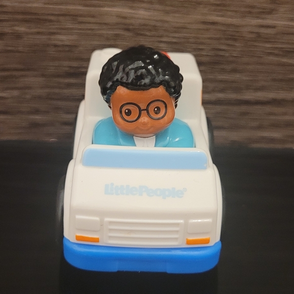 Fisher-Price Little People Wheelies Ambulanc - Picture 1 of 6